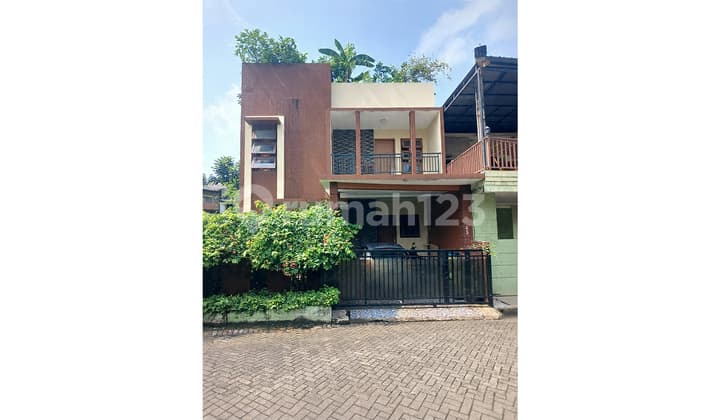 Dijual Rumah Mewah 3 Lantai Bagus Siaphuni Harga Nego Sentul City