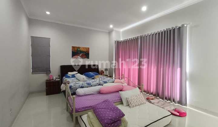 DIJUAL RUMAH MEWAH 2LANTAI SEMIFURNIS HARGA MURAH BGH SENTUL CITY