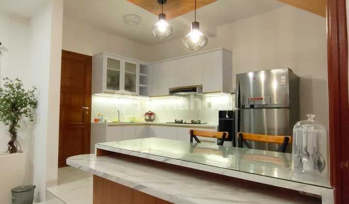DIJUAL RUMAH MEWAH FURNISH KOLAM RENANG MURAH TERBAIK SENTUL CITY