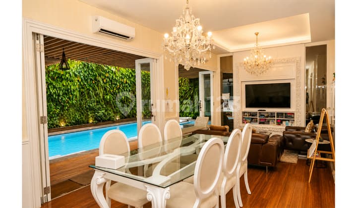 For Sale Luxurious Grand 3-Story House in Santorini Sentul City Ssr1059