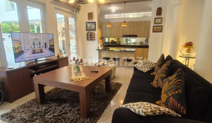 DISEWA RUMAH MEWAH BULANAN FURNISH NEGO KOLAM RENANG SENTUL CITY