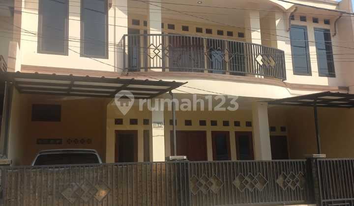 Dijual Rumah 3 Lantai Bagus Semi Furnis Harga Nego Cibinong Bogor