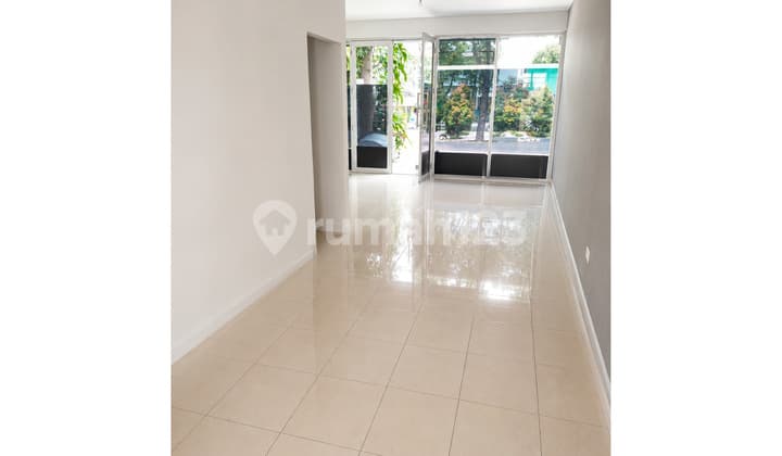 Translation: "Yearly Rental Ready-to-Occupy Shop House in Green Valley Sentul City Ssc125"