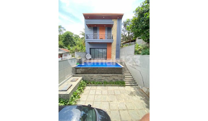 For Sale: Luxury Villa Near Aeon Mall with a View in Sentul City Bo242