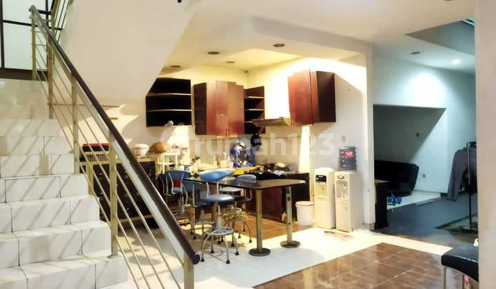 Strategic Boarding House for Sale on JL. Anggrek, Jakarta