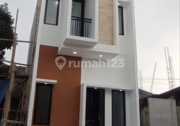 Rumah Mewah 2 Lantai Deket Tol Cibubur/Transmart Cibubur
