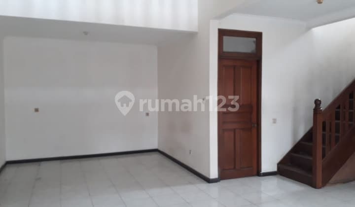 Rumah Strategis untuk Usaha di Area Kuliner Bintaro, Akses Mudah Dari BSD City, Gading Serpong