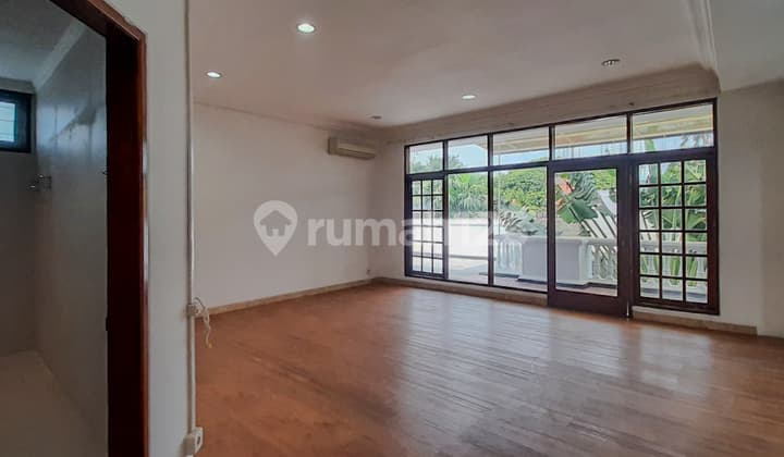 Rumah di Permata Hijau Simprug akses mudah Senopati Pondok Indah