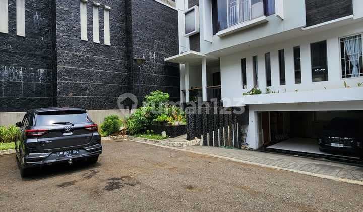 Kebayoran Baru Brawijaya Townhouse Harga Menarik Semi Furnished