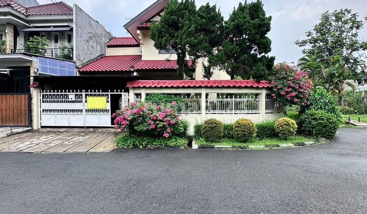 Pondok Indah Rumah Siap Huni Lingkungan Tenang Posisi Hoek