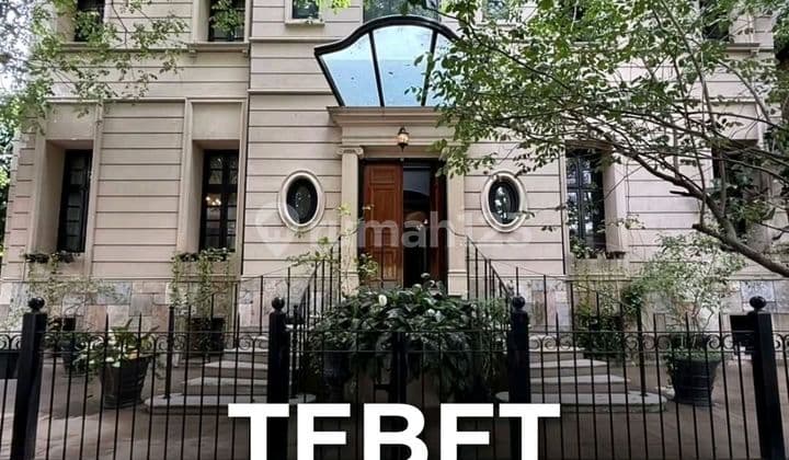 Tebet Dalam Komplek European Classic House Furnished Posisi Hoek