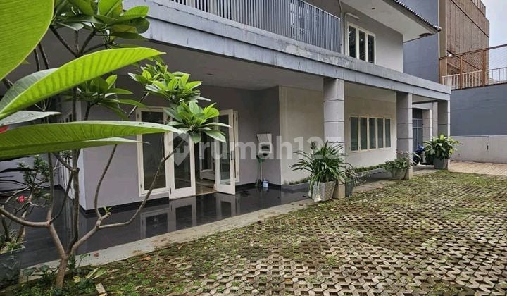 Cikini Menteng Rumah Hitung Tanah Lokasi Strategis Jalan Lebar