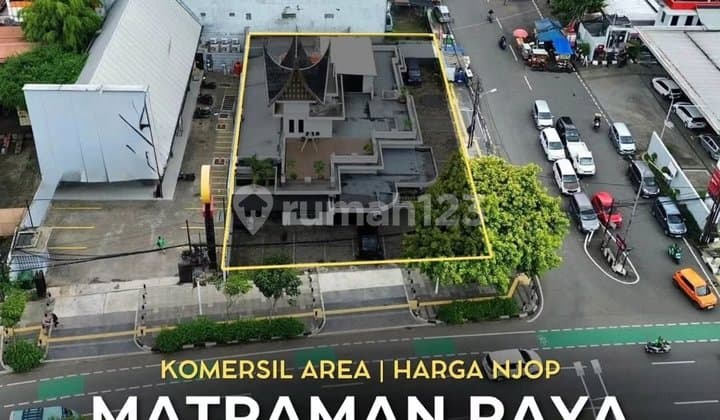 Matraman Raya Commercial Area Corner Position Suitable for Restaurant