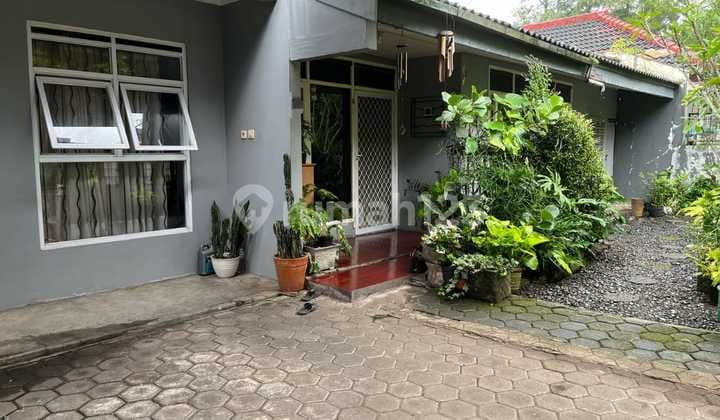 Dijual Rumah Asri & Nyaman Daerah Sayap Setiabudi Bandung