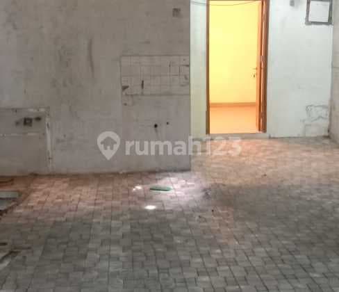 For Rent Old House in Ahmad Yani Area, Bandung