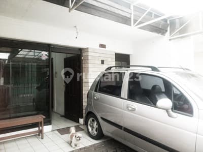 Disewakan Rumah Lama Siap Huni Lokasi Ciateul Bandung