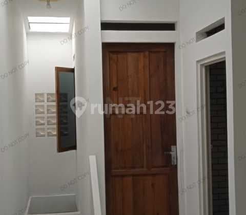 Disewakan Rumah Baru 2 Lantai Daerah Cibolerang Bandung