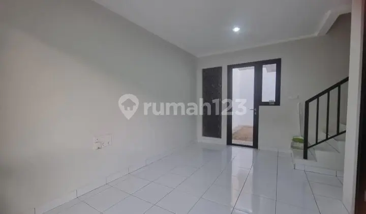 *For Rent Rumah di Cluster Dayana, Summarecon Bandung*