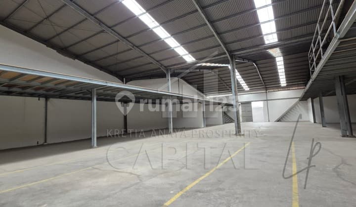 Gudang Konstruksi Baja Bersih Siap Pakai di Soekarno Hatta Mainroad