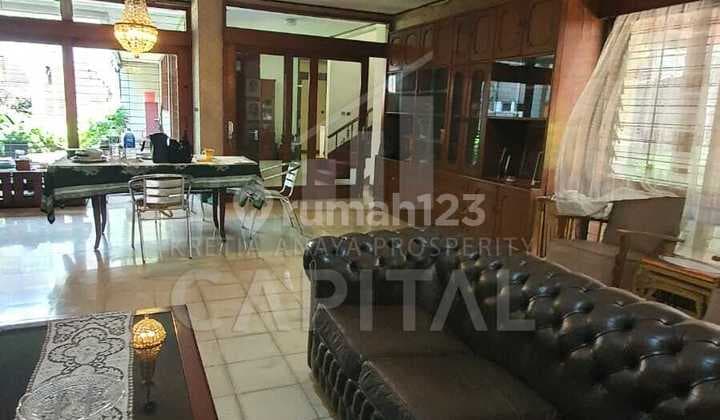 Rumah Classic Terawat Cocok untuk Usaha Kantor Maupun Tempat Tinggal di Sayap Riau Kota Bandung
