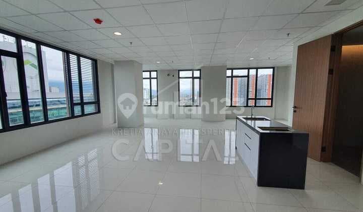 Office Space di Hquarters Apartement Type Blong Asia Afrika