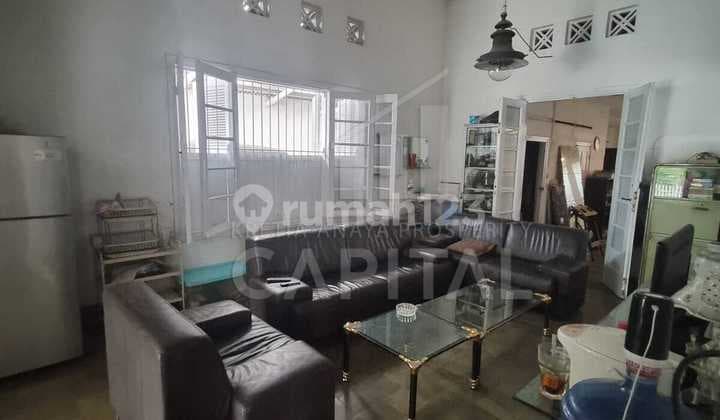 Rumah dengan Posisi Hook dan Siap Huni di Sayap Jalan Riau Type Heritage