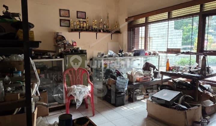 Rumah Usaha dengan Lokasi Strategis Area Komersial di Jalan Sumatera Mainroad