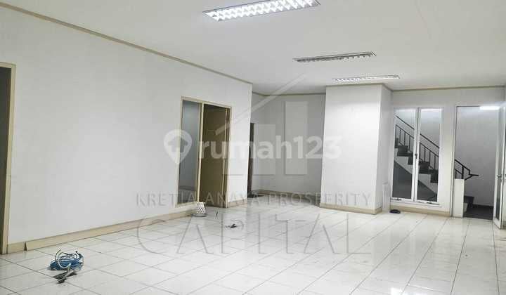 Ruko 3 Lantai Siap Pakai dengan Lokasi Strategis dan Ramai di Gatot Subroto Bandung Dekat Trans Studio Mall