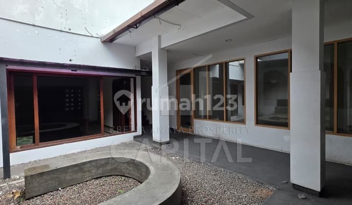 Ruang Usaha Ex Cafe di Sayap Pelajar Pejuang Bersih Terawat dan Siap Pakai