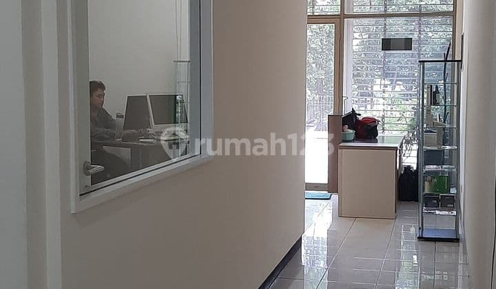 Ruko 4lt Aries selatan sdh semi Furnished siap pakai