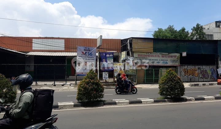 Tanah 1135m hdp timur di tepi jl raya ramai ciledug