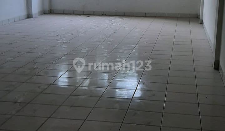 Ruko 3lt Uk 4,5x16,5m Plafon Tinggi Hgb