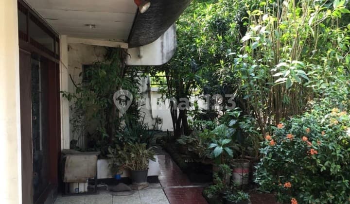 Rumah.1lt.luas 400m Hitung Tanah Cocok Utk Retail