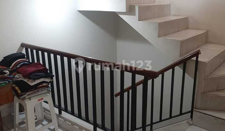 Rumah 2.5.lantai.dgn 6 Kmr.tidur.ff