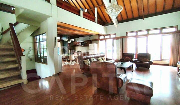 RUMAH ASRI SEMI FURNISHED AREA SETRASARI BANDUNG KOTA