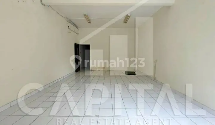 STRATEGIC AND COMMERCIAL 3-STORY RUKO IN THE HEART OF KARAPITAN, BANDUNG CITY