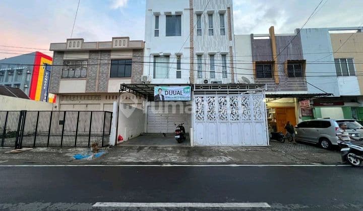 For Sale 3-Story Shop House at the Cheapest Price in Jalan Onta Baru, Makassar (Rd)