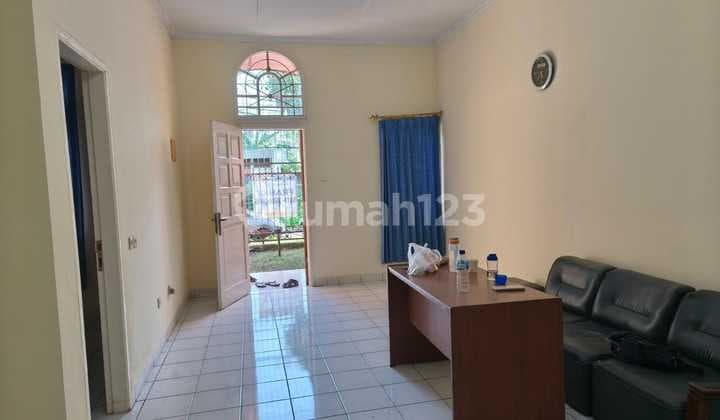 One step to Rawa Buaya station..house in Taman Semanan Indah.