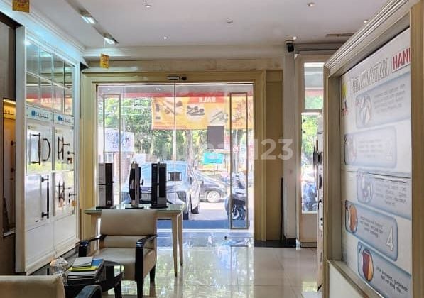Ready-to-Occupy Shop House - Strategic Location near Station and Pasirkaliki Area
