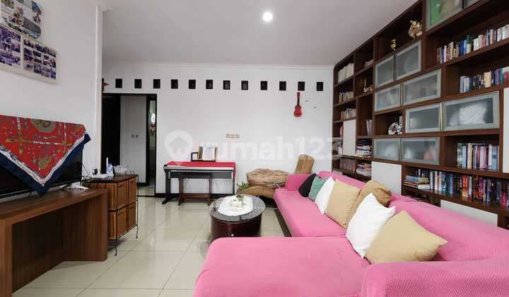 Rumah Lingkungan Asri dan Nyaman SHM Awiligar, Bandung