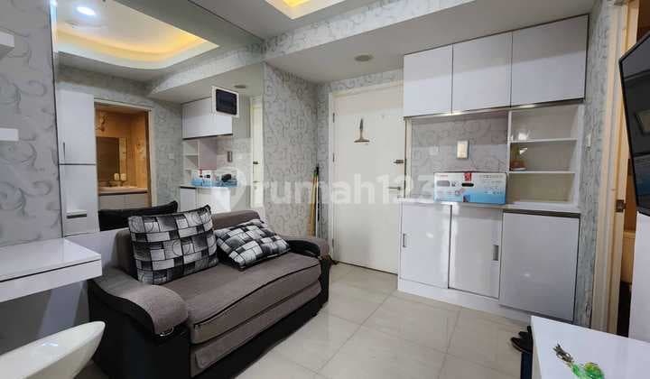 Rent Apartment Parahyangan Residence 1 BR Furnished