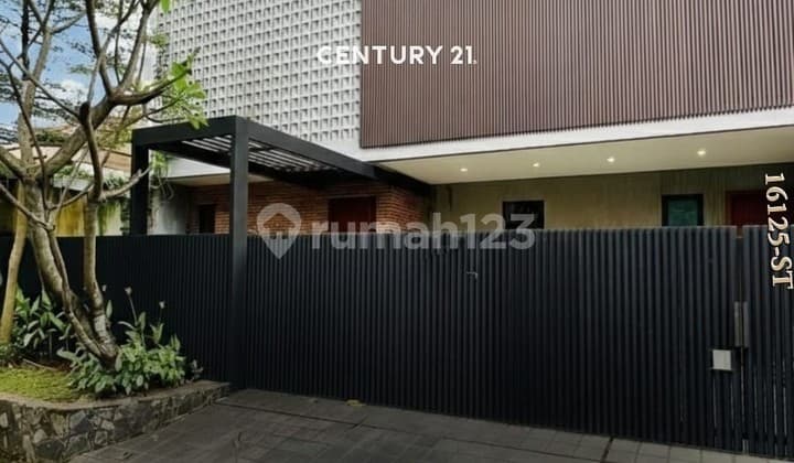 Dijual Rumah Siap Huni Design Modern Industrial di Lebak Bulus