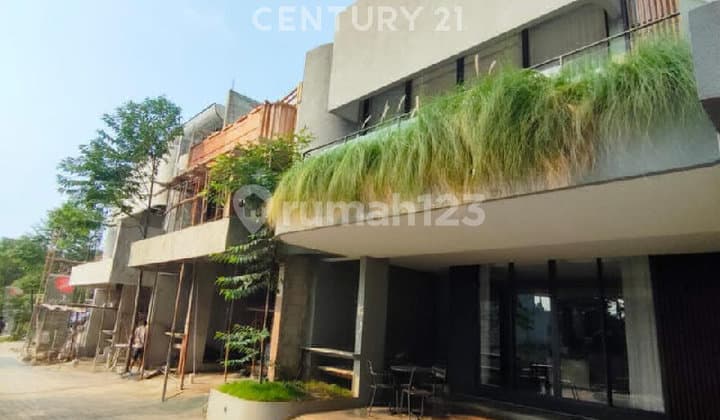 Rumah Brandnew dengan Design Arsitektur yang Elegant di Jagakarsa