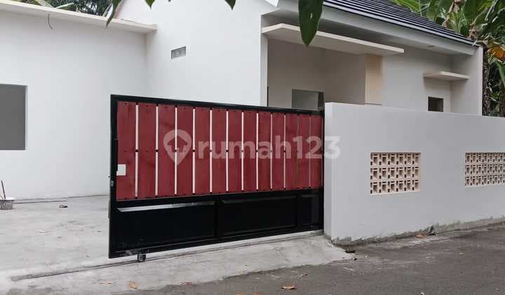 Rumah Shm Bagus Di Barat Pasar Nambongan Sayegan Sleman