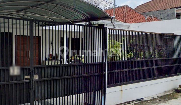 Row Jalan Lebar Rumah 1.5 Lantai di Kupang Indah