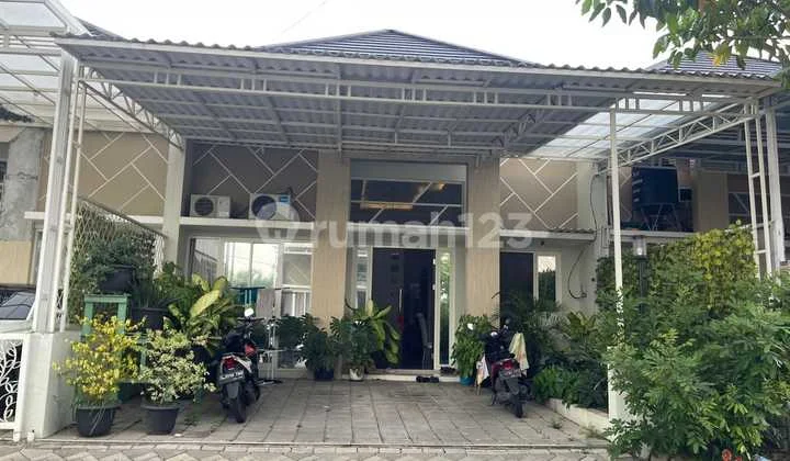 Terawat Bagus Rumah Taman Wisata Regency Tipe Marigold