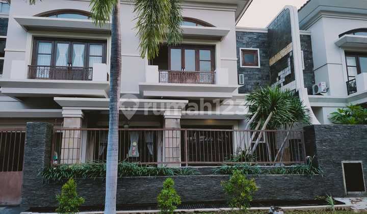 2,5 Lantai Rumah Central Park Klampis Surabaya Timur Dekat Merr
