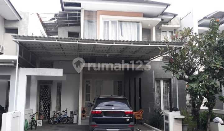 Bangunan Terawat Rumah Royal Residence Strategis Area