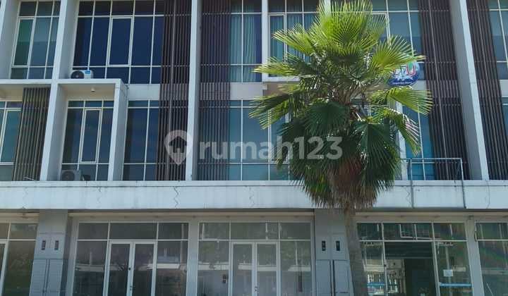 3-Story Shop House Front Block in Citraland Northwest, West Surabaya