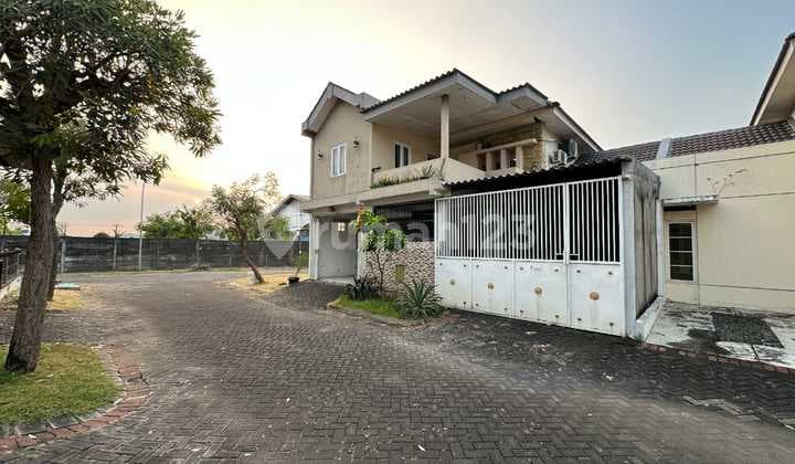 Puri Surya Jaya cluster Valencia Spring House Hook - Price Drop